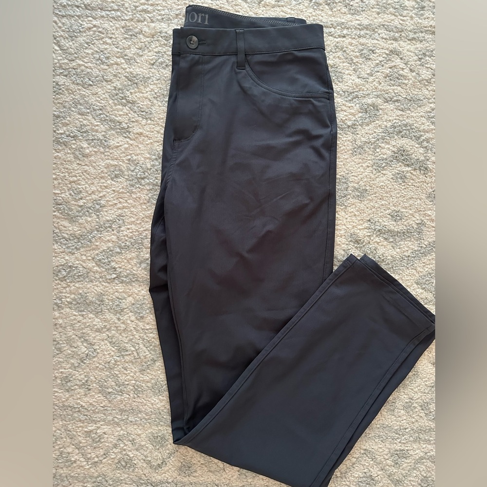 Vuori Men’s Meta Pant size 33 Like New